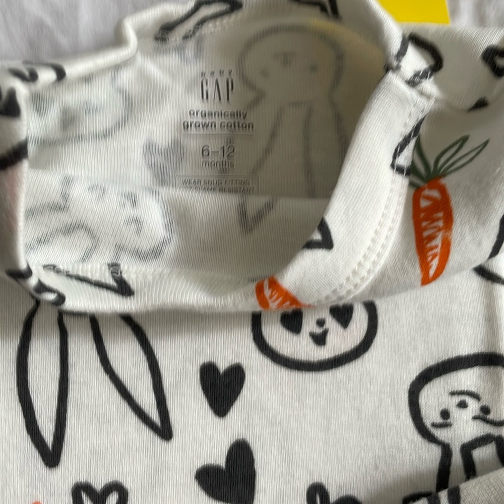 GAP Baby PJ Rabbit carrots short sleeve shirt organic cotton snug 6-12 months - Picture 3 of 8